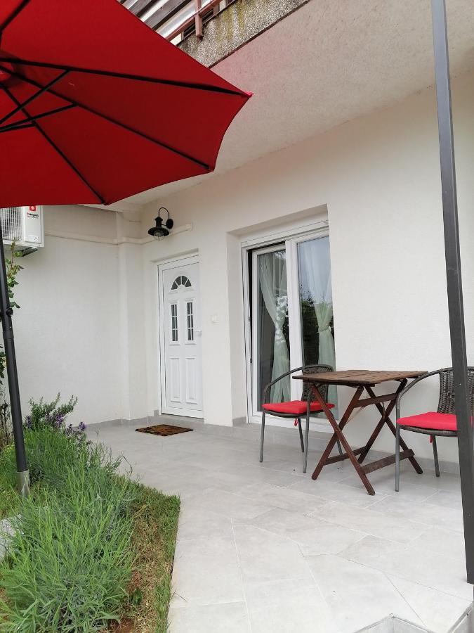 Leona Apartment Vidikovac, Пула Екстериор снимка
