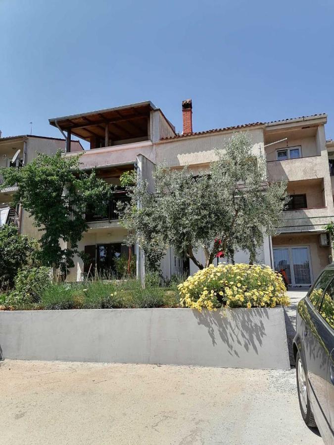 Leona Apartment Vidikovac, Пула Екстериор снимка