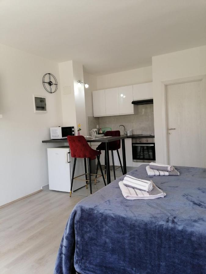 Leona Apartment Vidikovac, Пула Екстериор снимка
